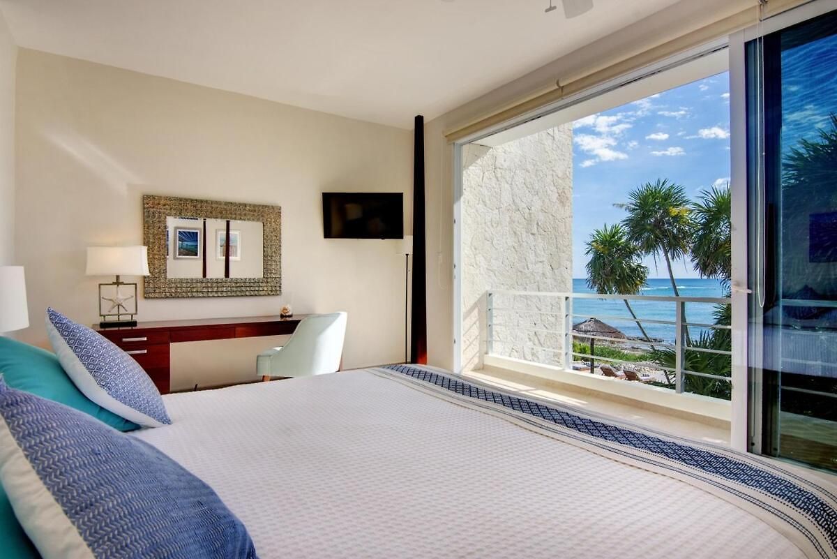 Casa Pelagia Beachfront Luruxy In