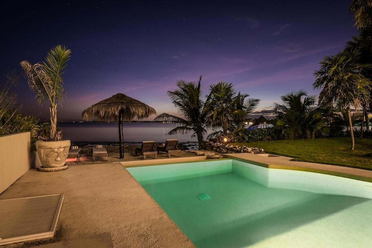 Casa Pelagia Beachfront Luruxy In