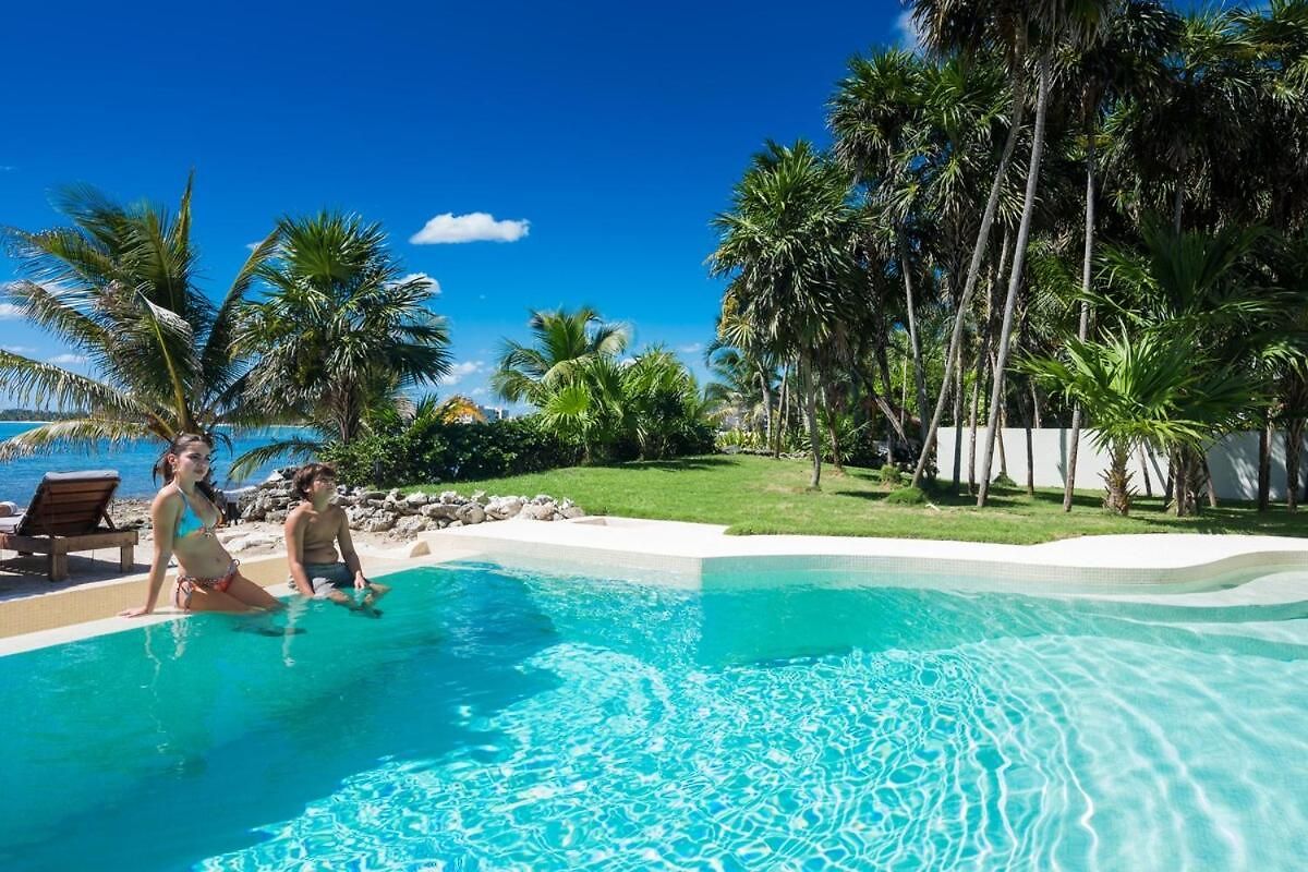 Casa Pelagia Beachfront Luruxy In