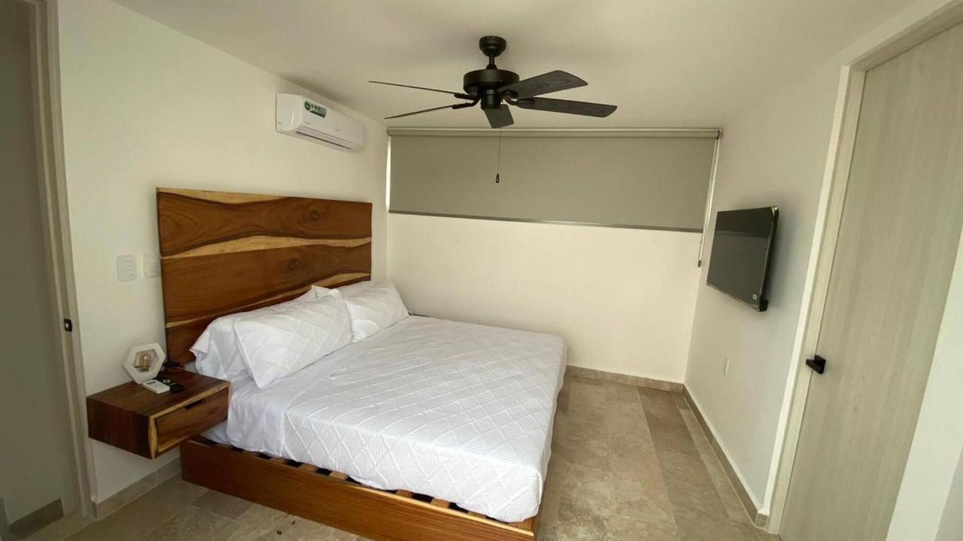 Spacious And Comfortable Ph With Private Pool In Zama Apartment *