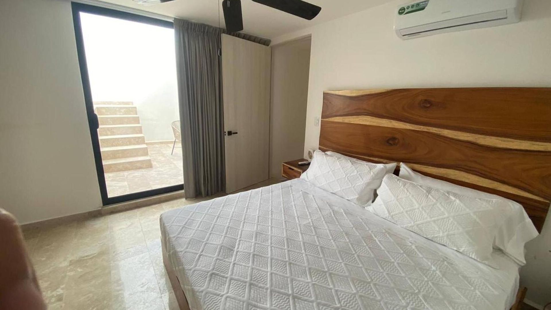 Spacious And Comfortable Ph With Private Pool In Zama Apartment *