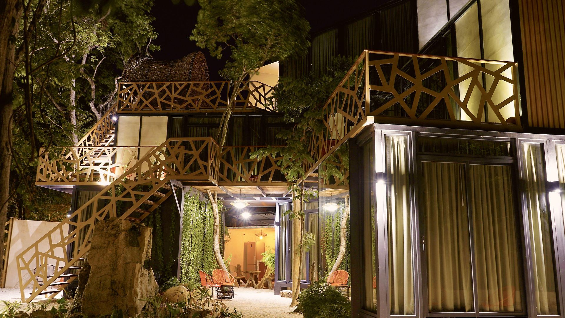 Bufo Alvarius Hotel
