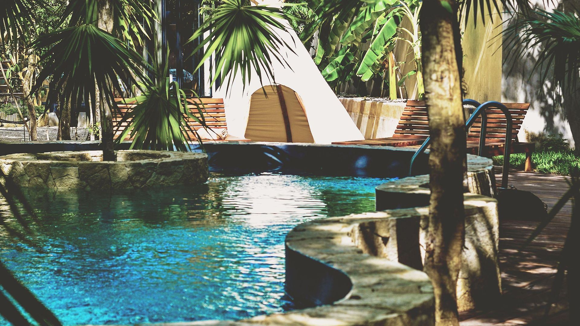 Bufo Alvarius Hotel 2*