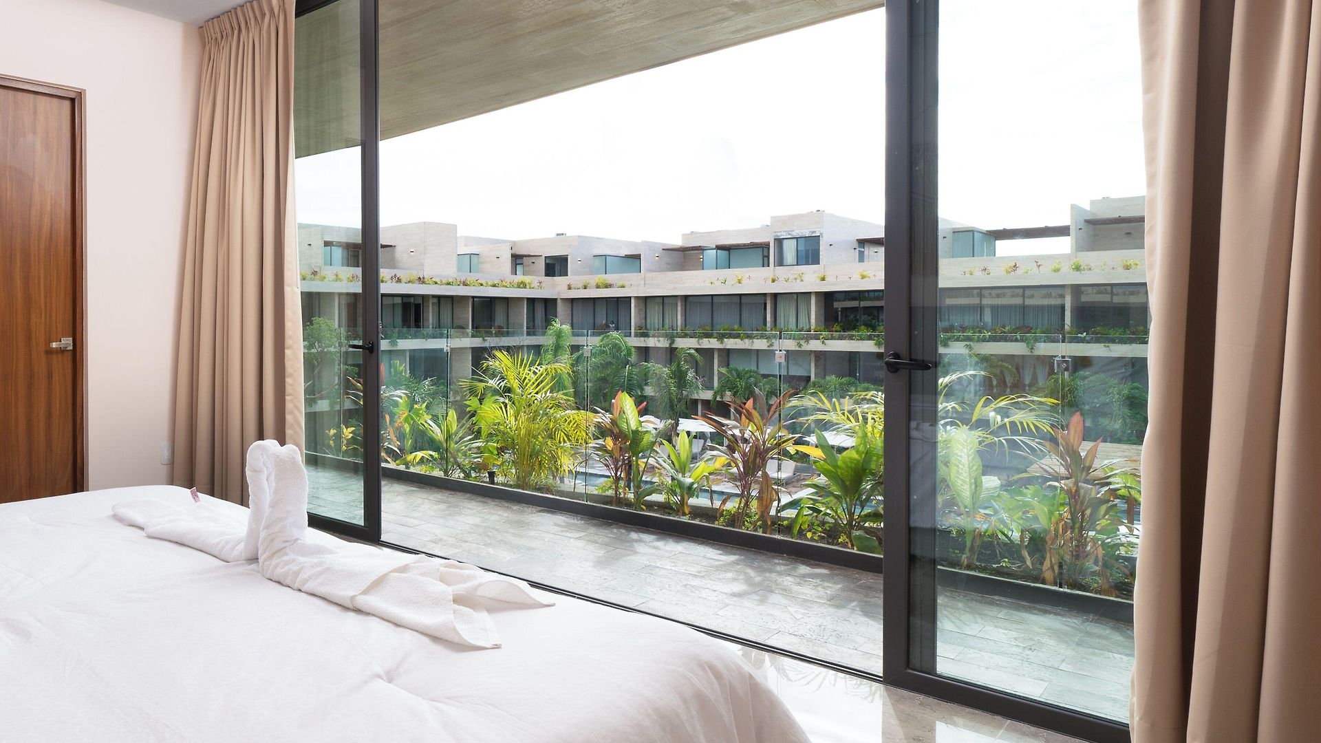 Mistiq Apartahotel