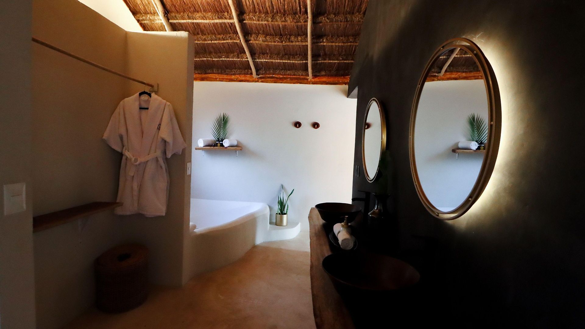 Hotel The Yellow Nest 5*