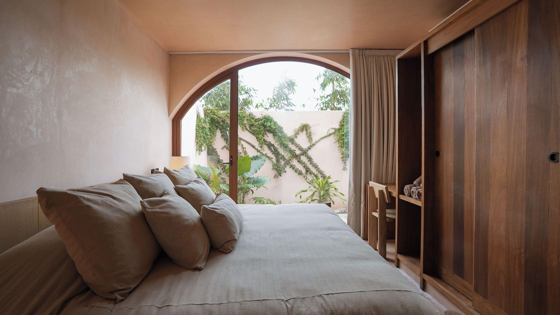 Babel Aparthotel 3*