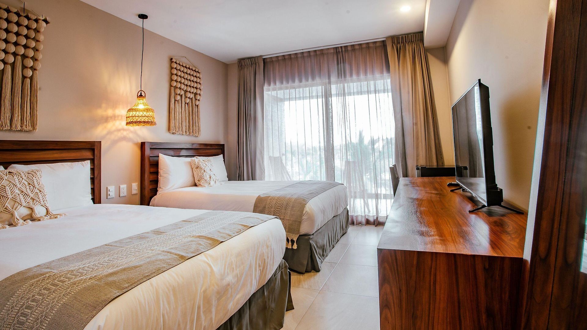 Hotel By Ihg 4*