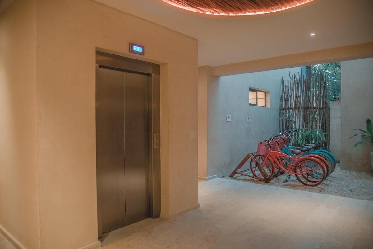 Kataluum- Luxurious Eco-chic Ph With Pool