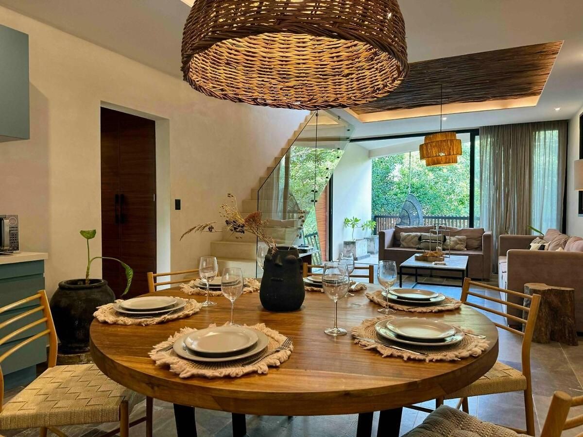 Kataluum- Luxurious Eco-chic Ph With Pool