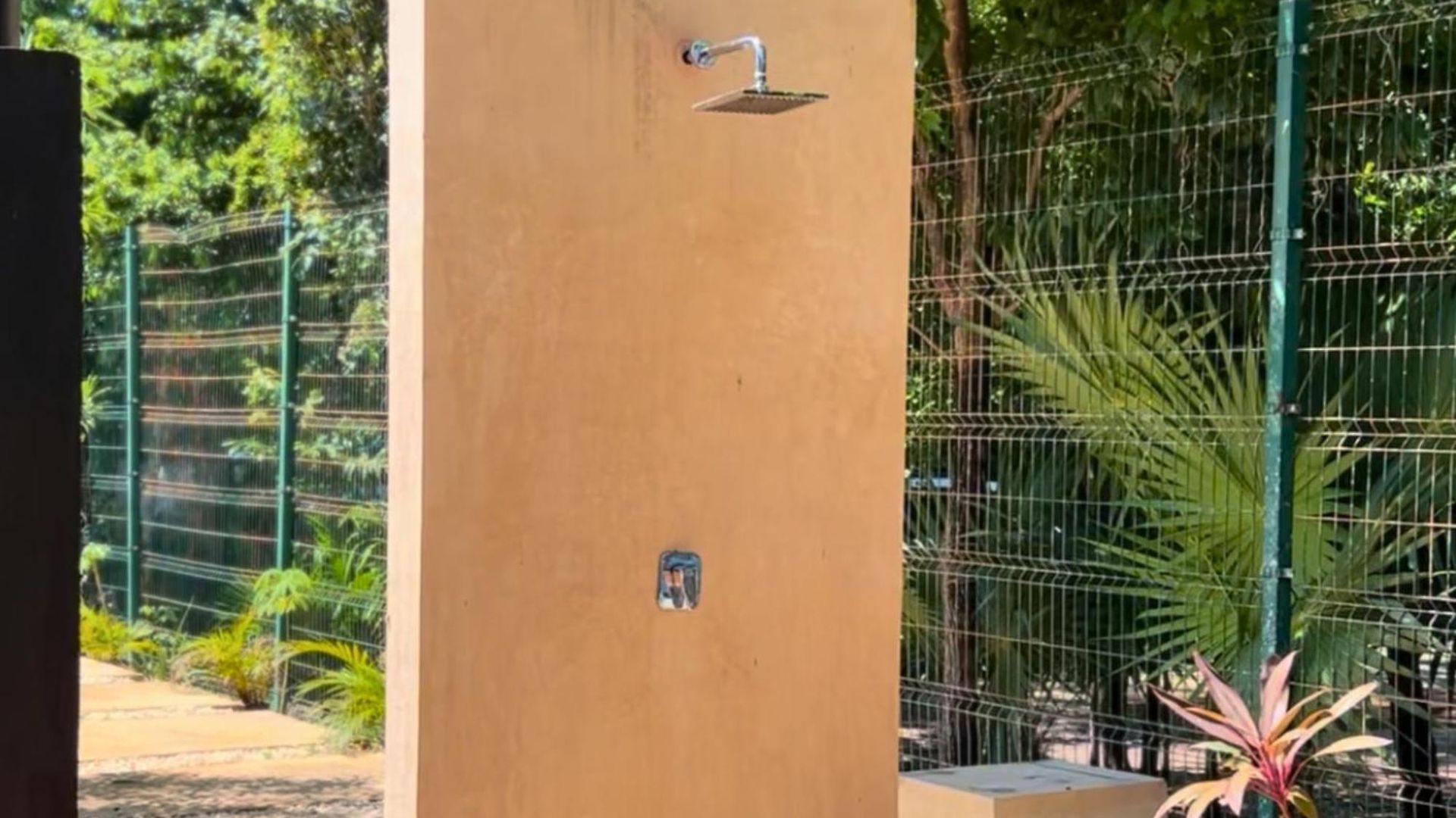 3br Gated Private Pool & Gym Area Villa *