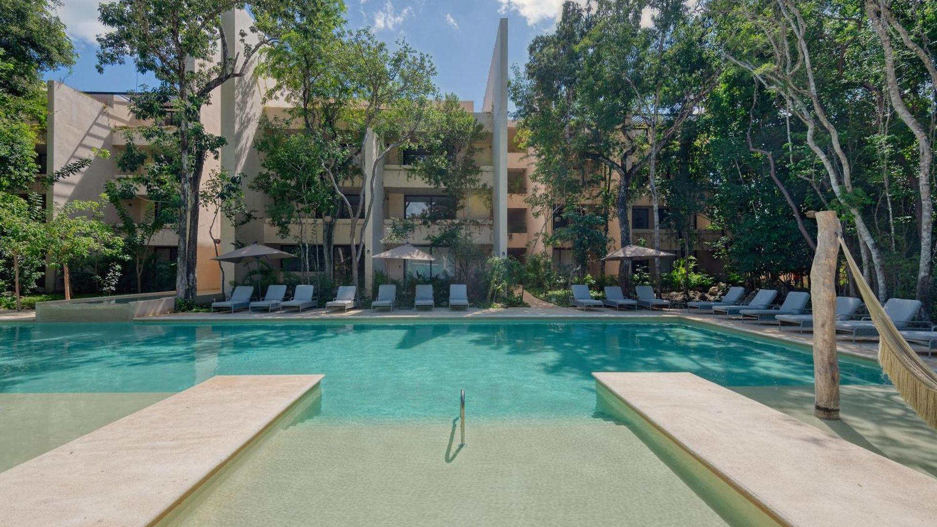 Artra, Modern Comfort With Pool Views *