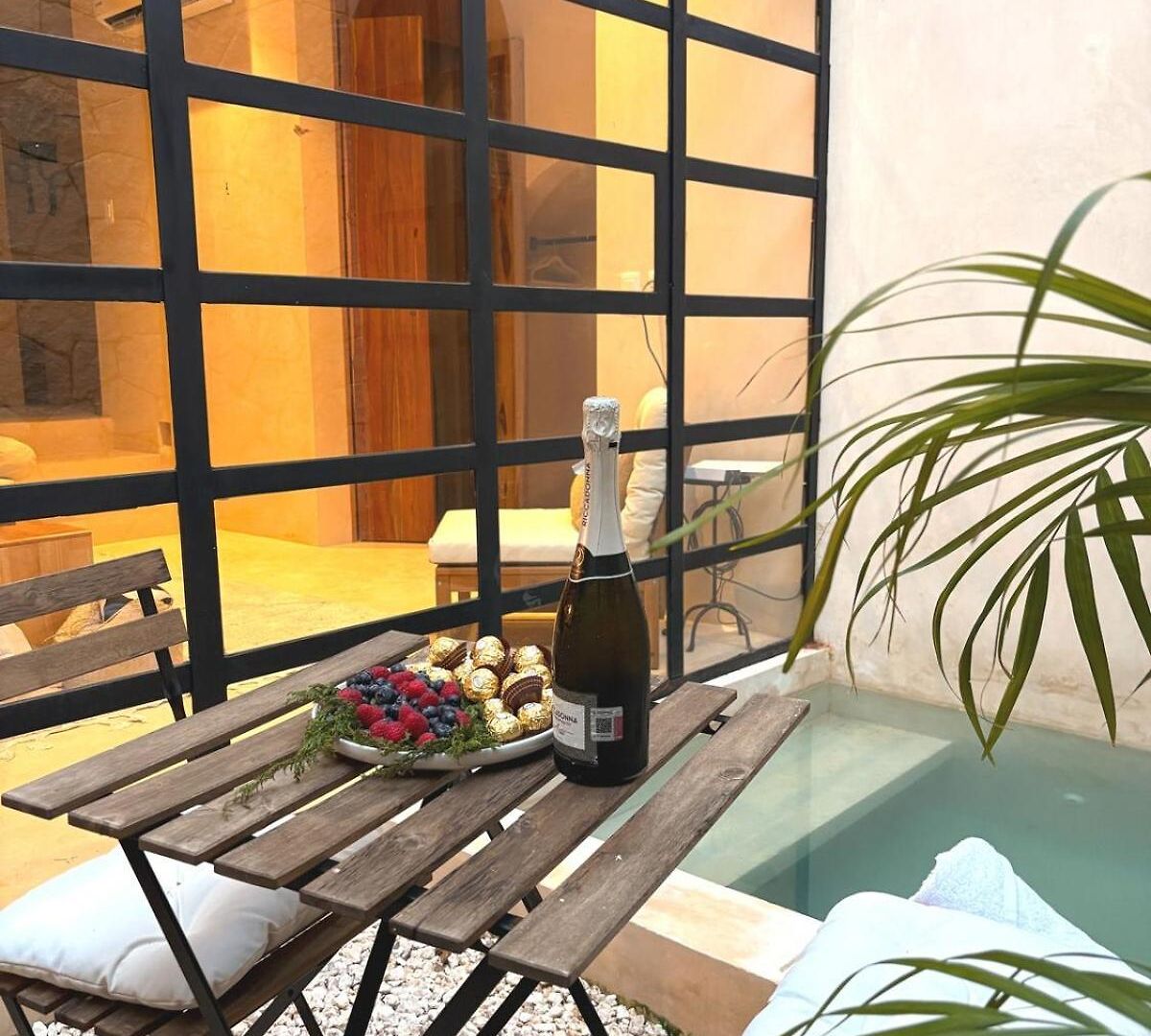 Secret Exclusive Oruna, Private Pool *