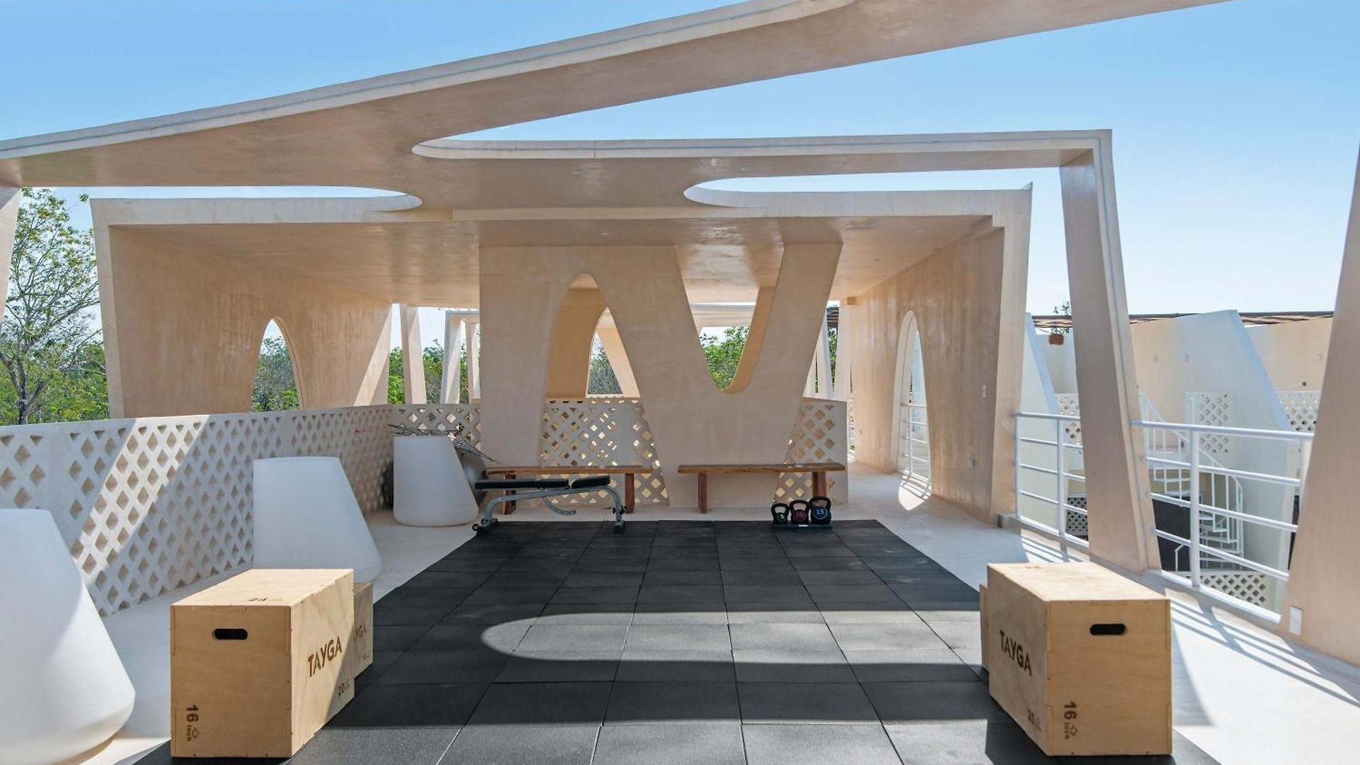 Luxury Jungle With Shared Pool Apartment *