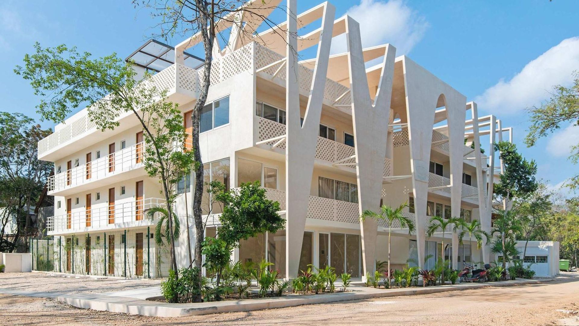 Luxury Jungle With Shared Pool Apartment *