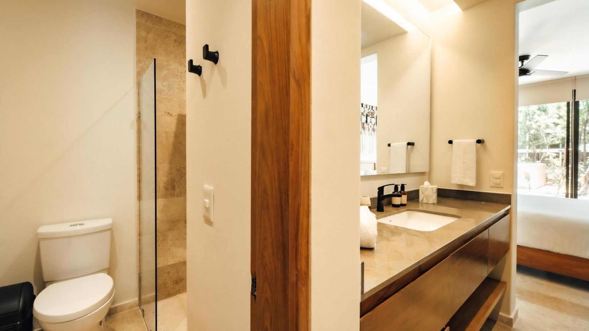 101 Park By Lumina Apartment