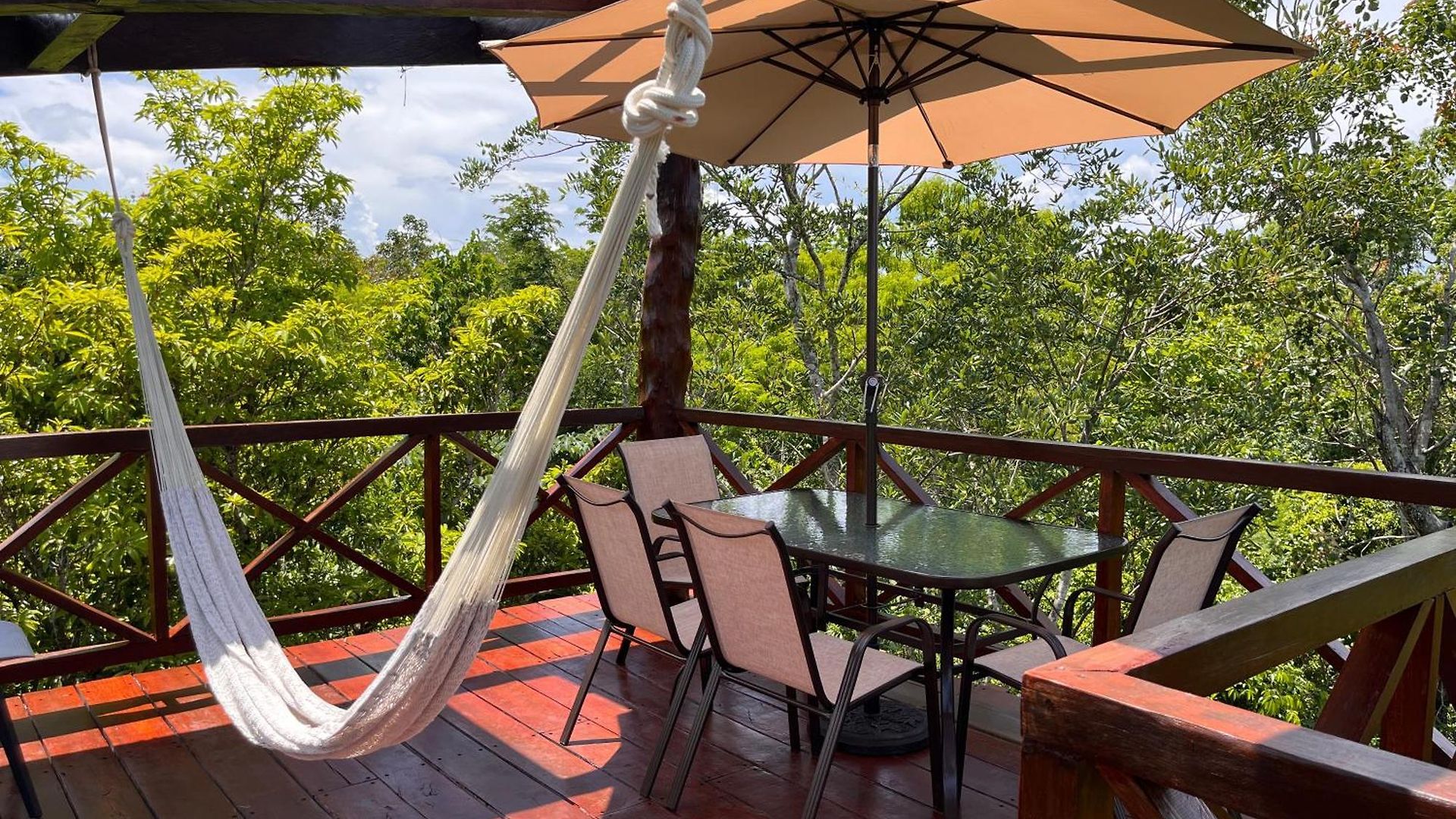 Lodge Treehouse H2ojos *