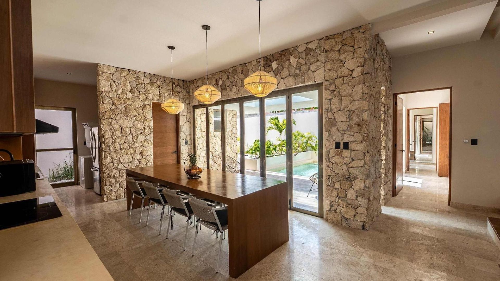 Chic 6br Dual With 4 Private Pools & Concierge