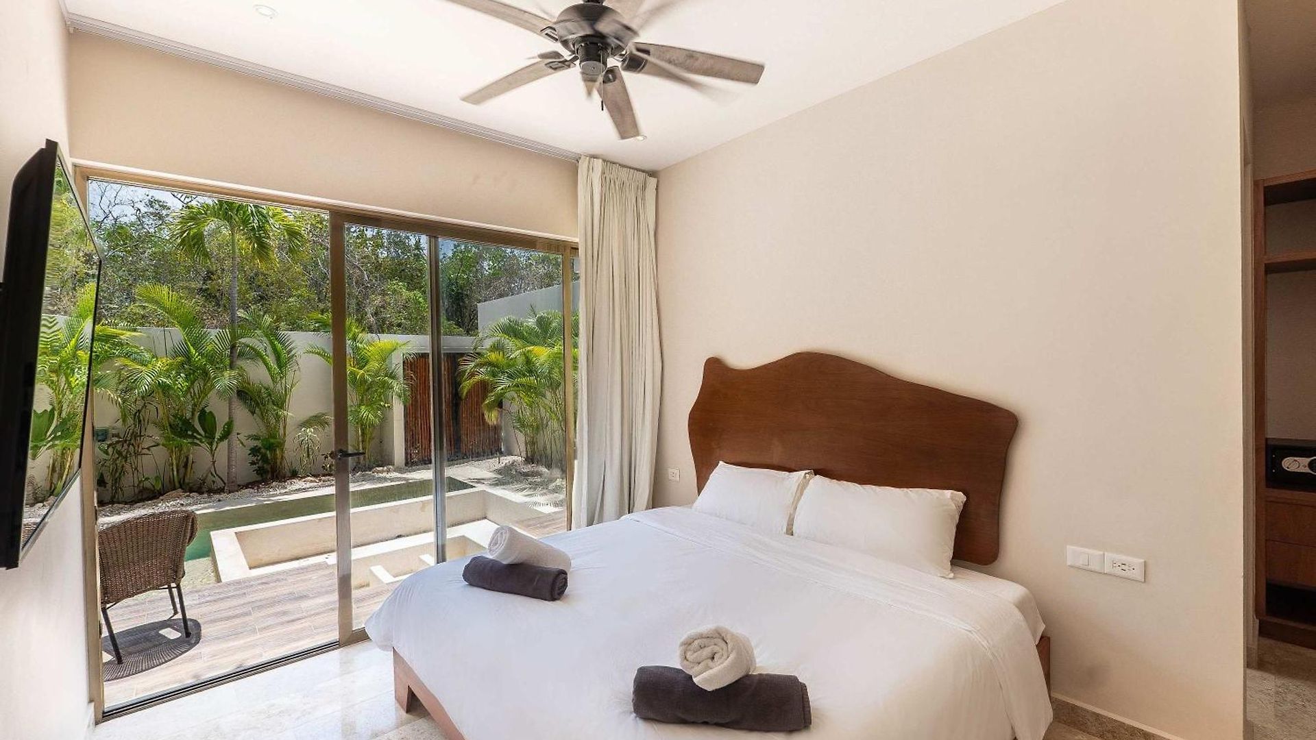 Villa Chic 6br Dual With 4 Private Pools & Concierge