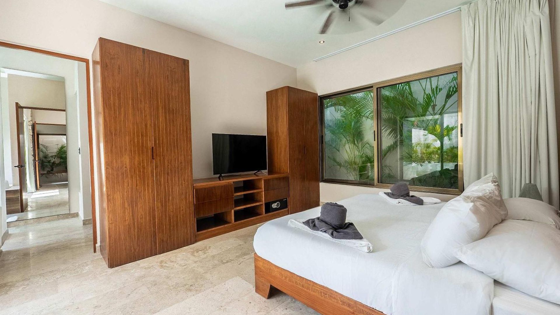 Chic 6br Dual With 4 Private Pools & Concierge Villa