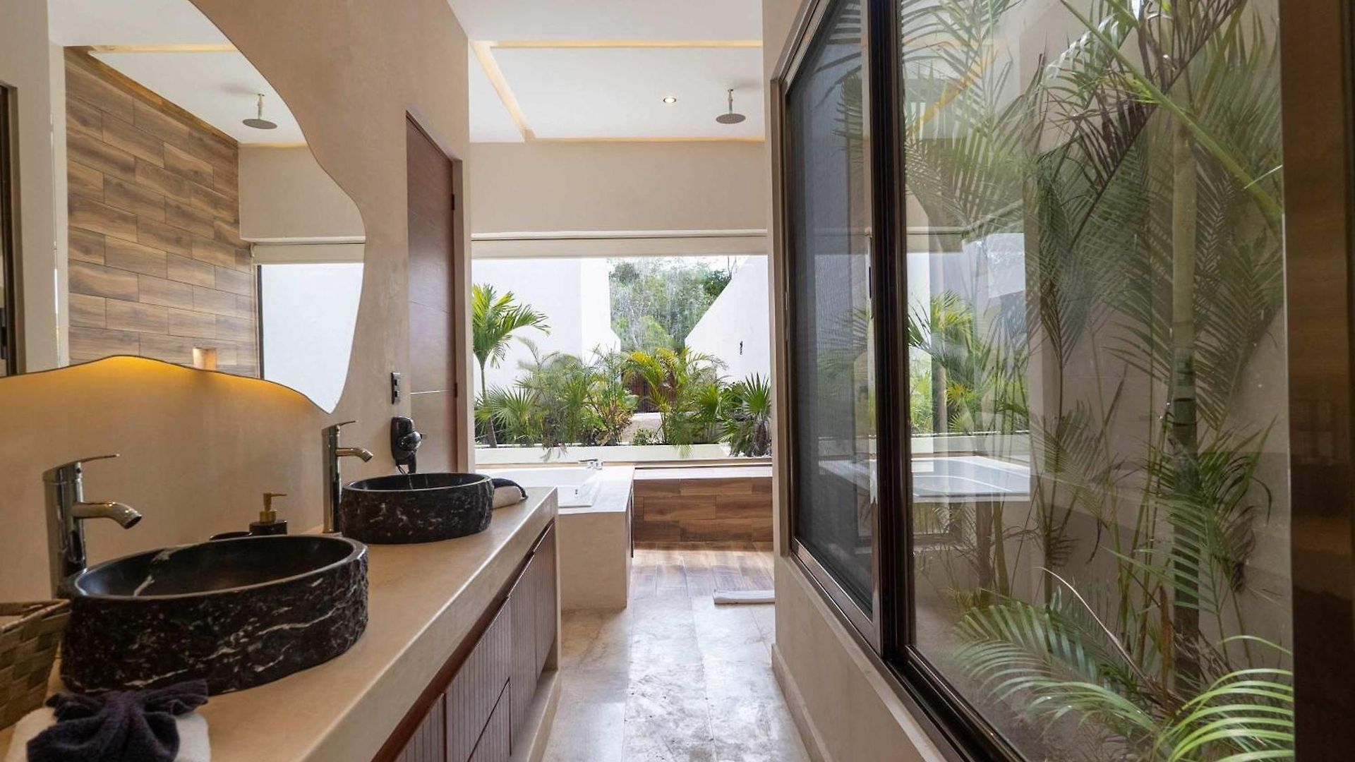 Chic 6br Dual With 4 Private Pools & Concierge Villa