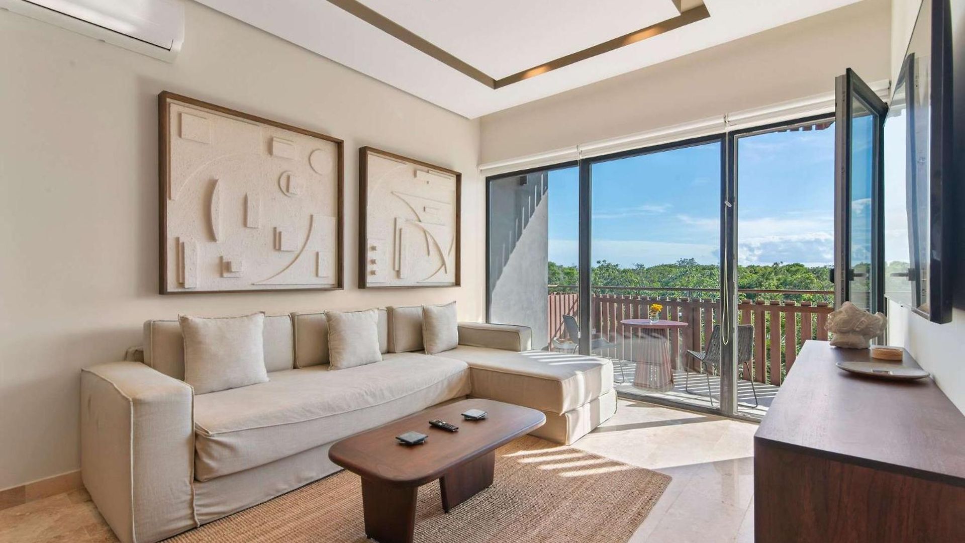 2br With Jacuzzi Near Habitas *