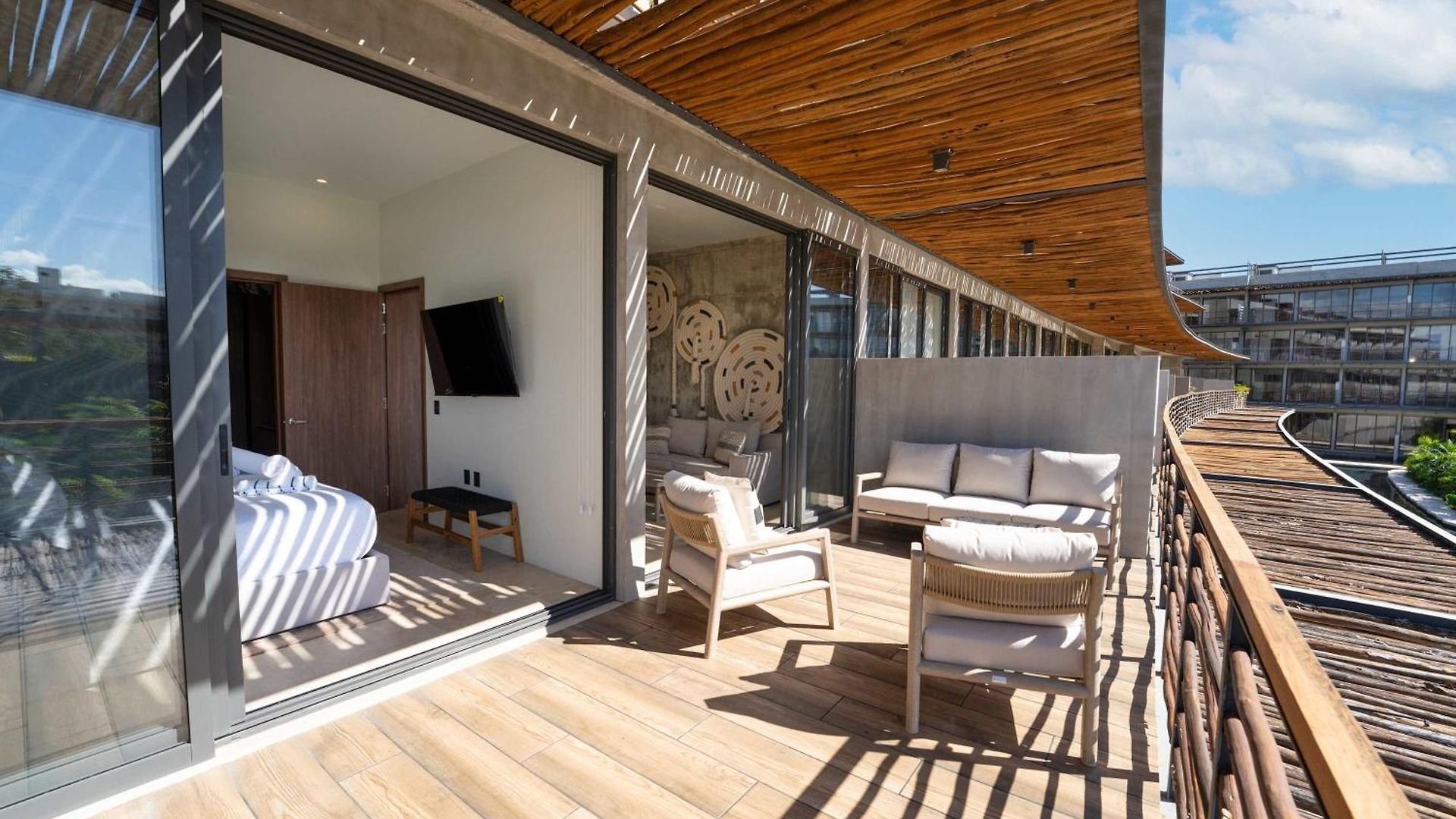 Apartment Modern 2br With Pool & Gym