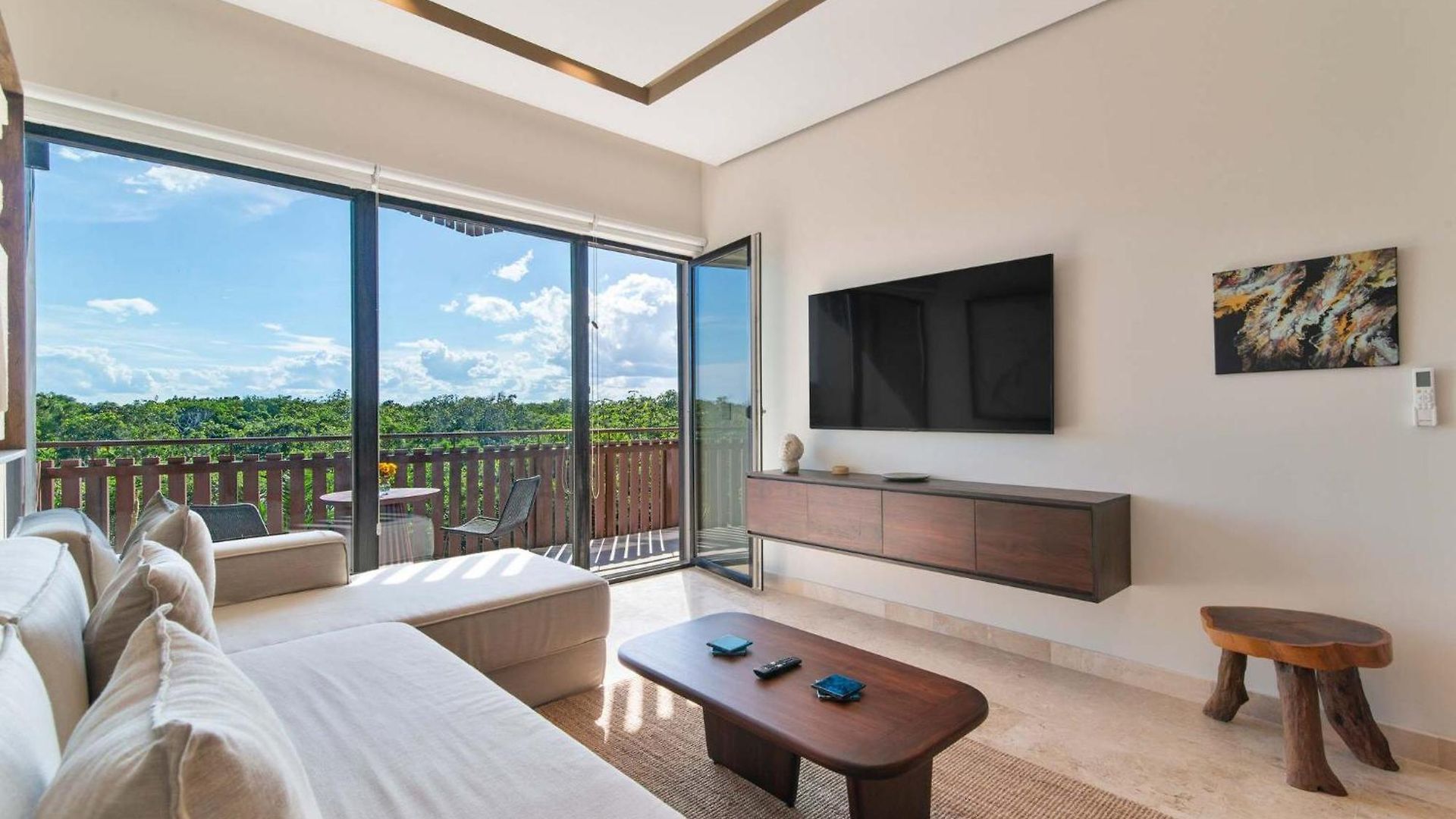 2br With Jacuzzi Near Habitas *
