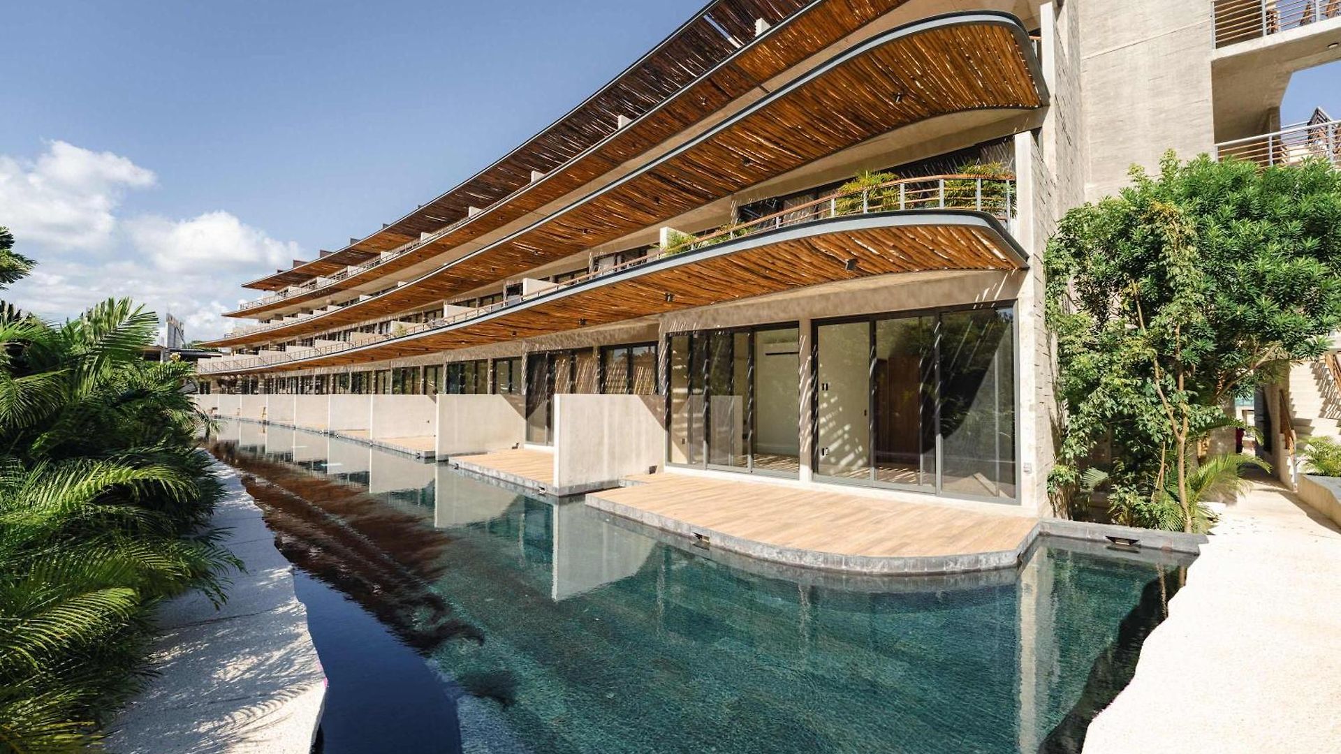 Modern 2br With Pool & Gym *