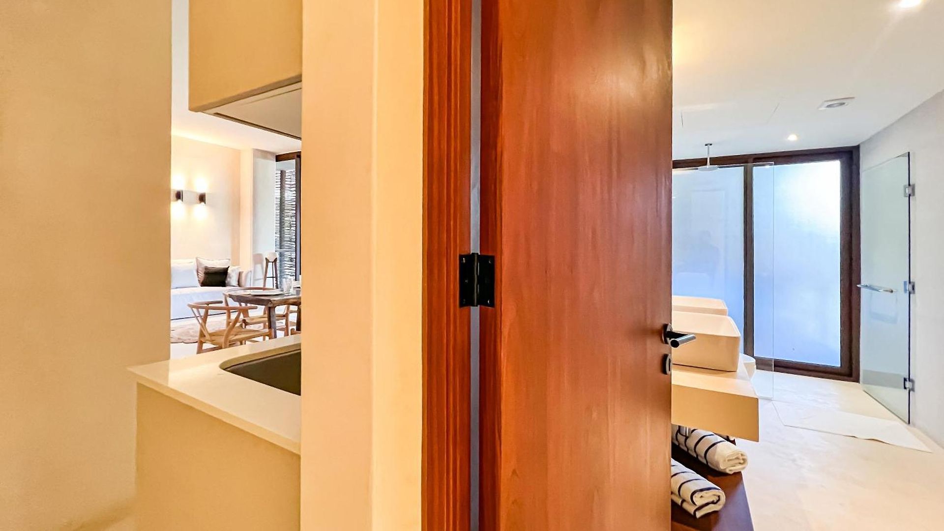 Apartment Gated 2br With Rooftop Pool