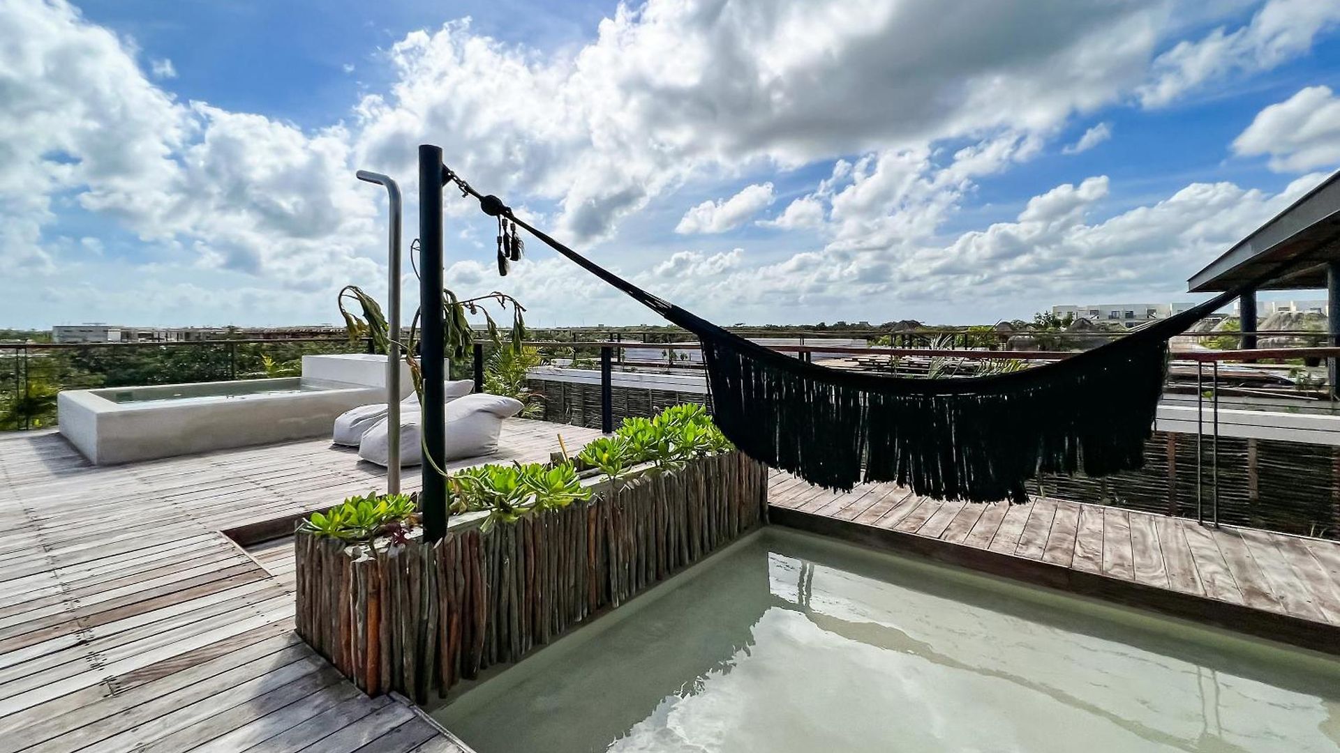 Gated 2br With Rooftop Pool Tulum