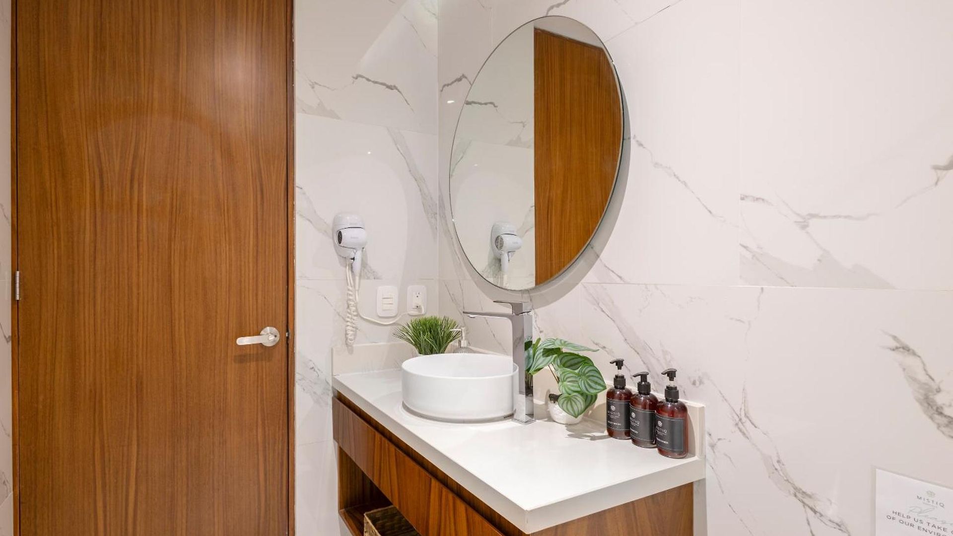 Mistiq Apartahotel 3*