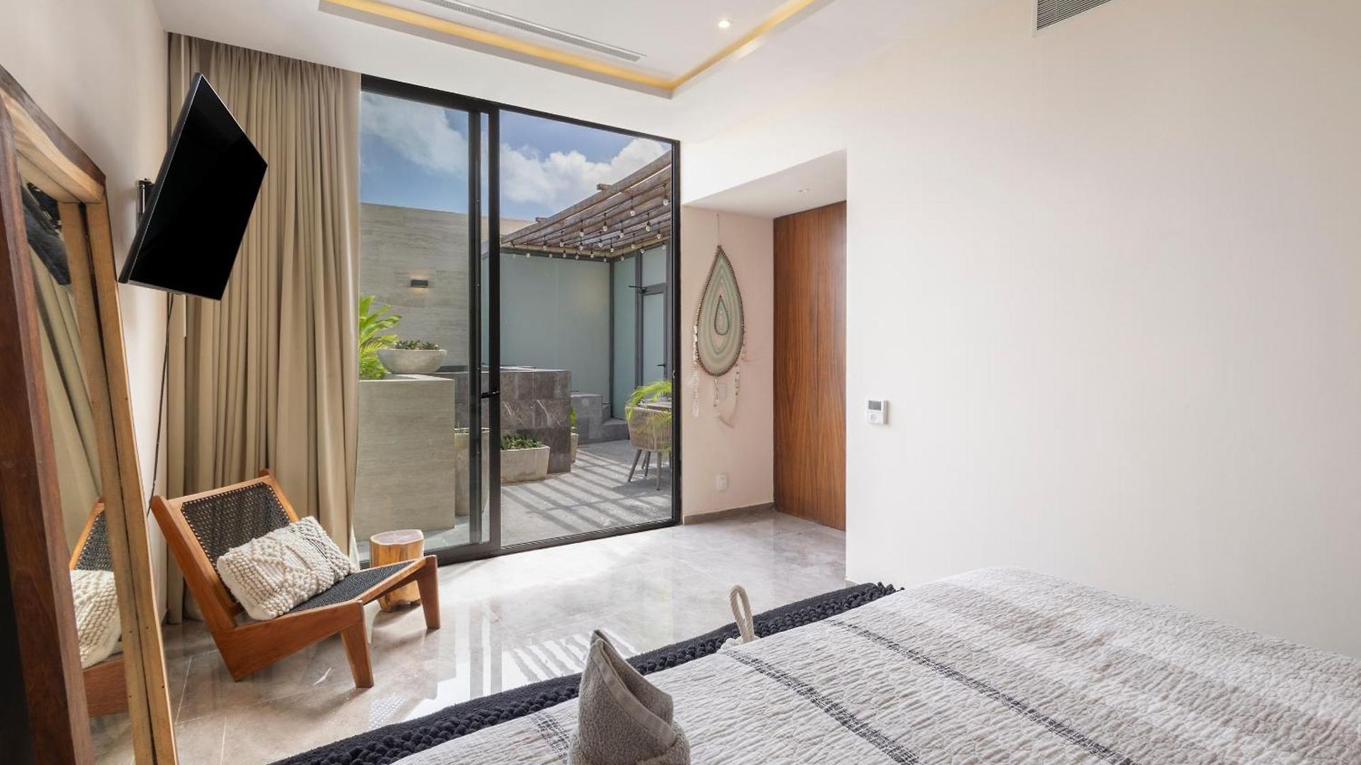 Apartahotel Mistiq 3*