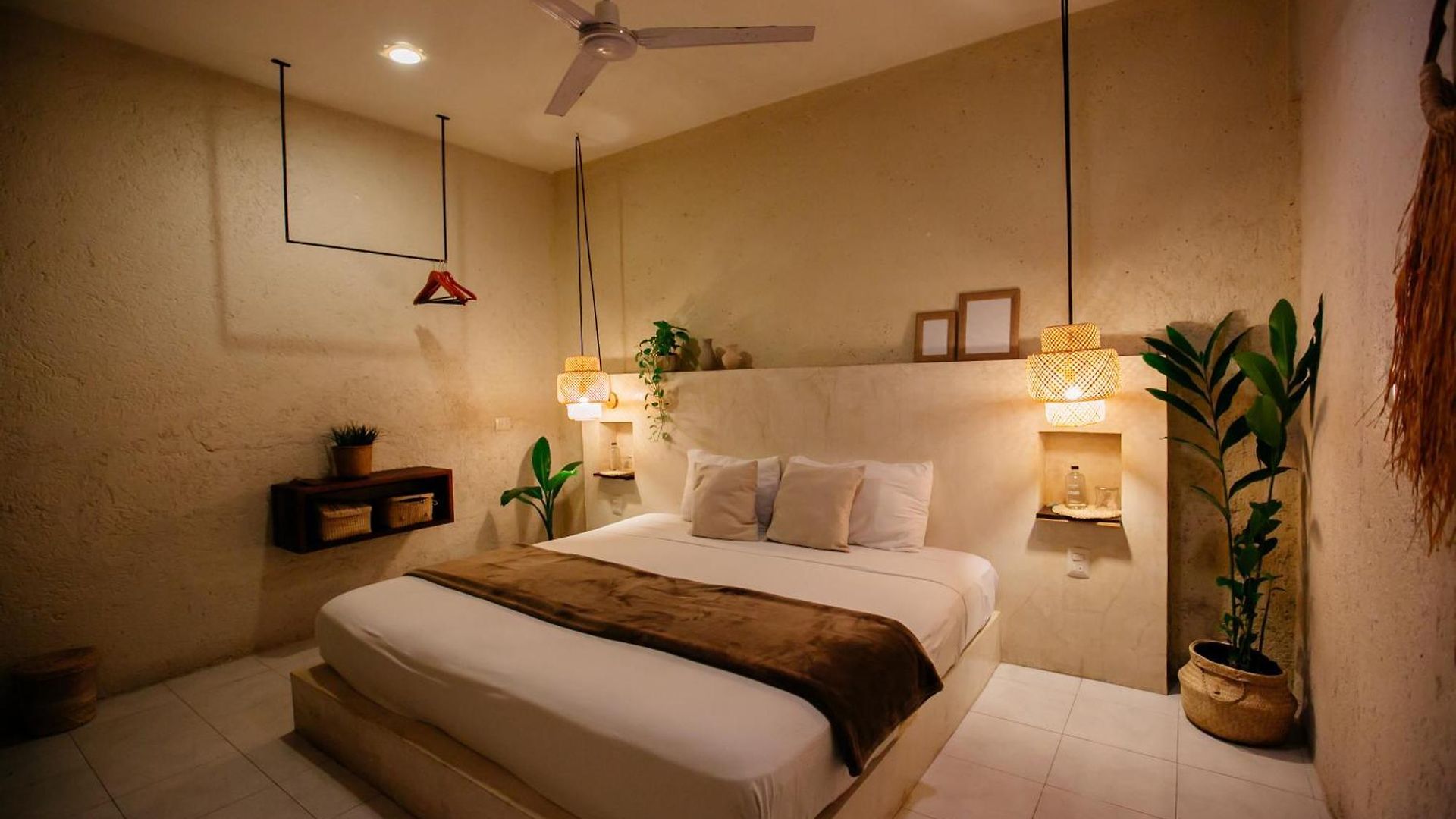 Noah Hotel