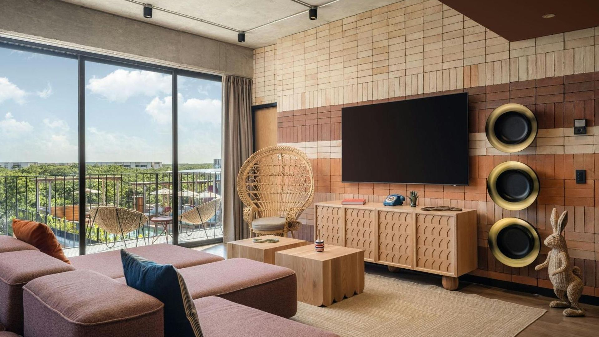 Moxy Hotel 4*