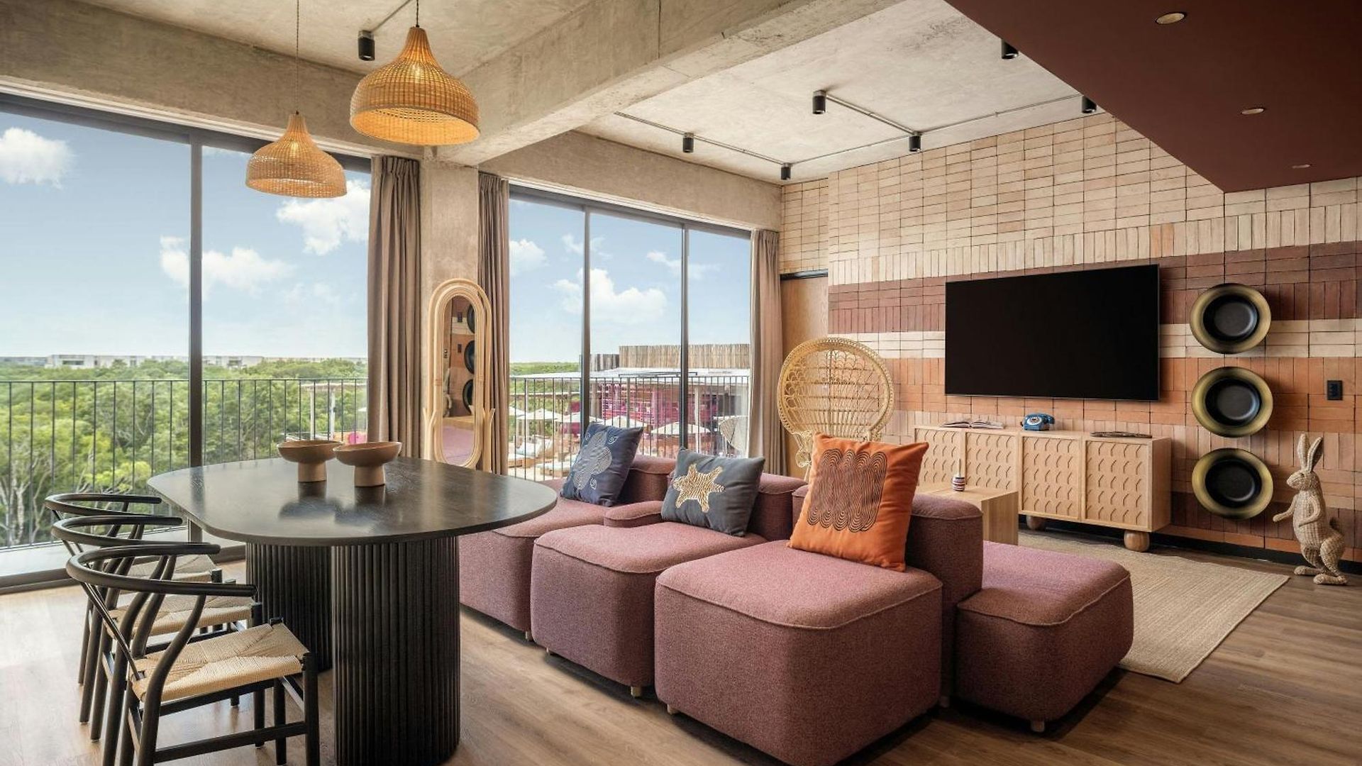Moxy Hotel 4*