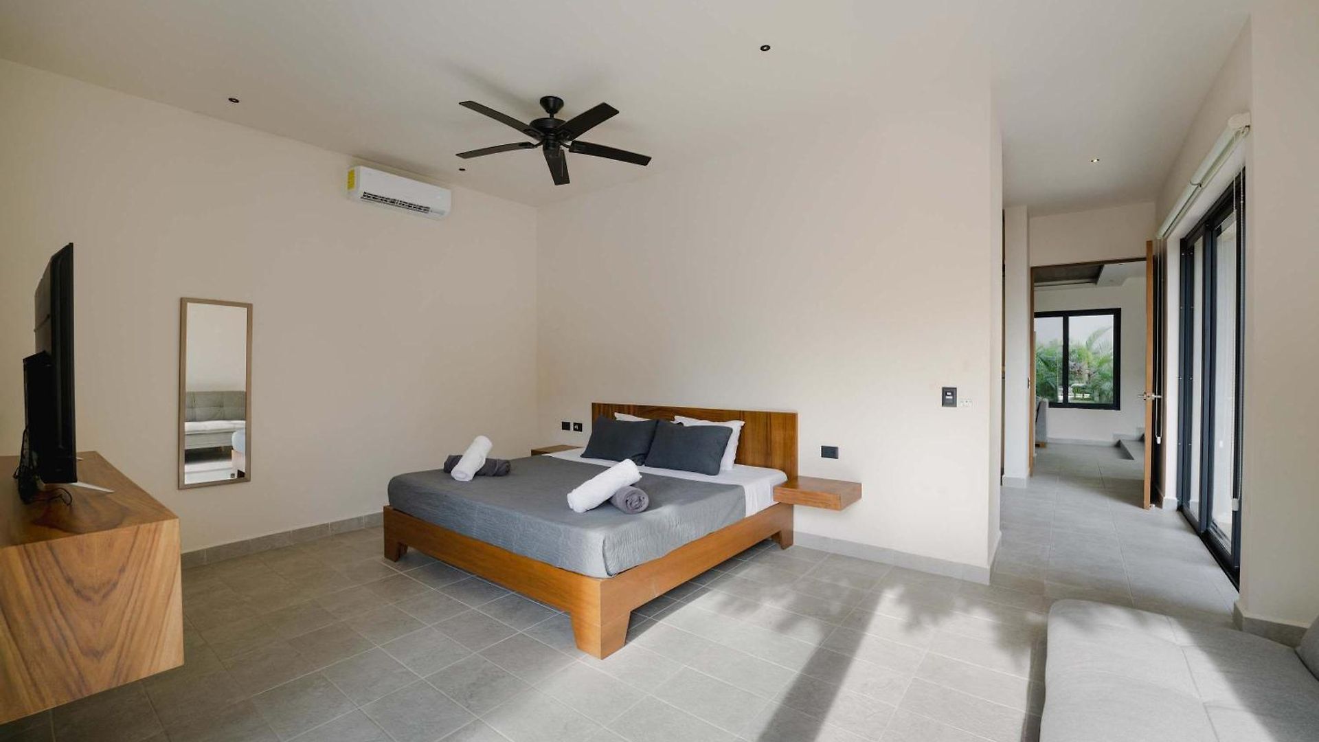 6br Luxury Perla With 2 Pools & Game Villa
