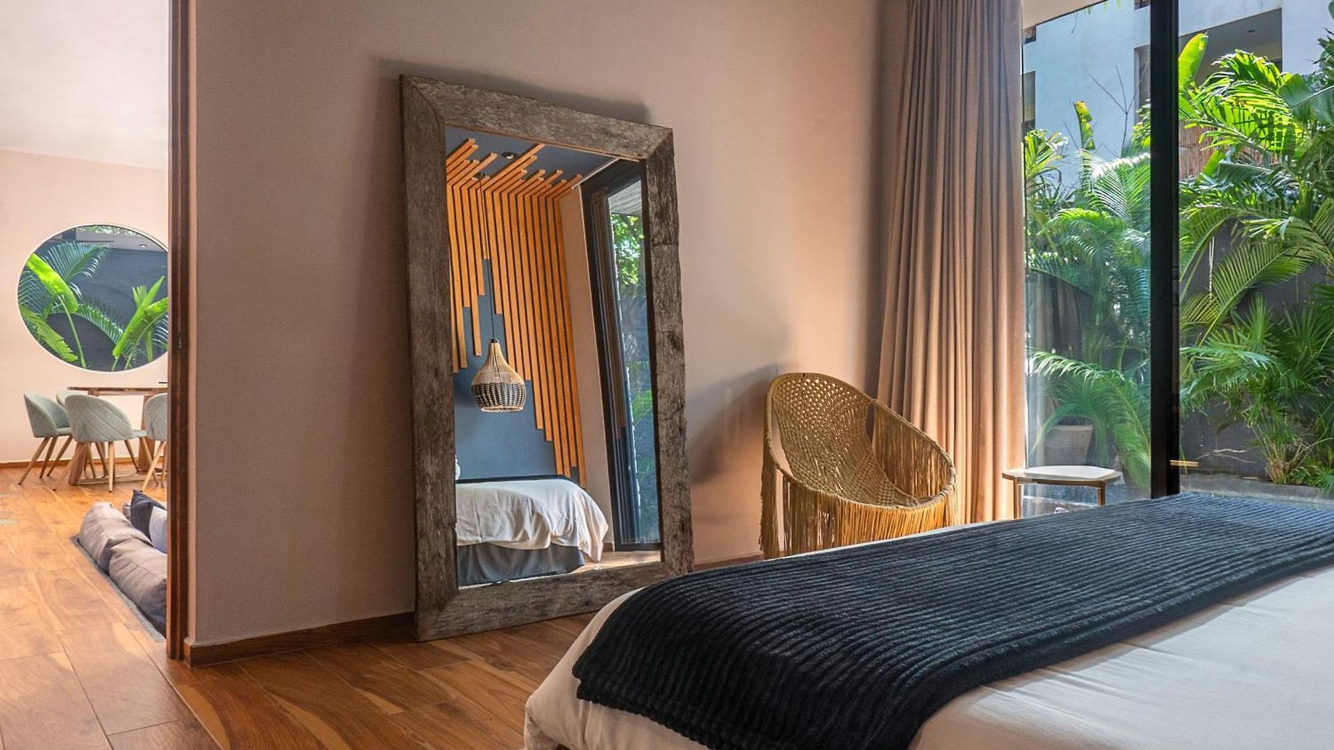 Villa Maison Siscolino 4bdrm W/ Swimup & Rooftop Pools *