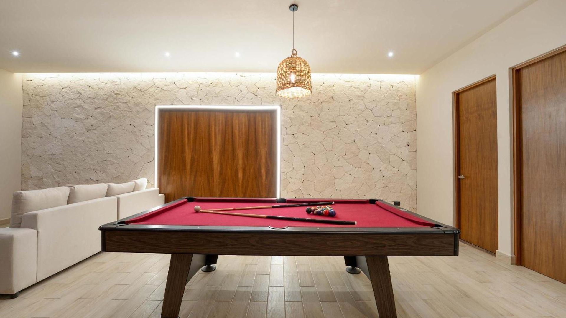 Villa 6br Luxury Perla With 2 Pools & Game