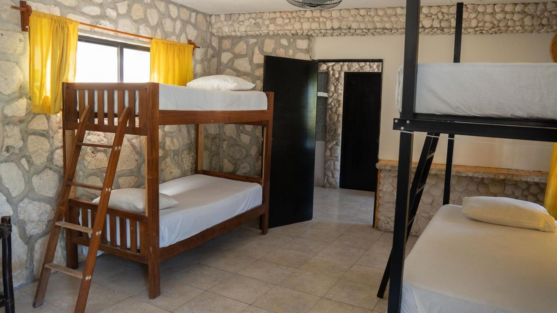 Hostal Oryx *