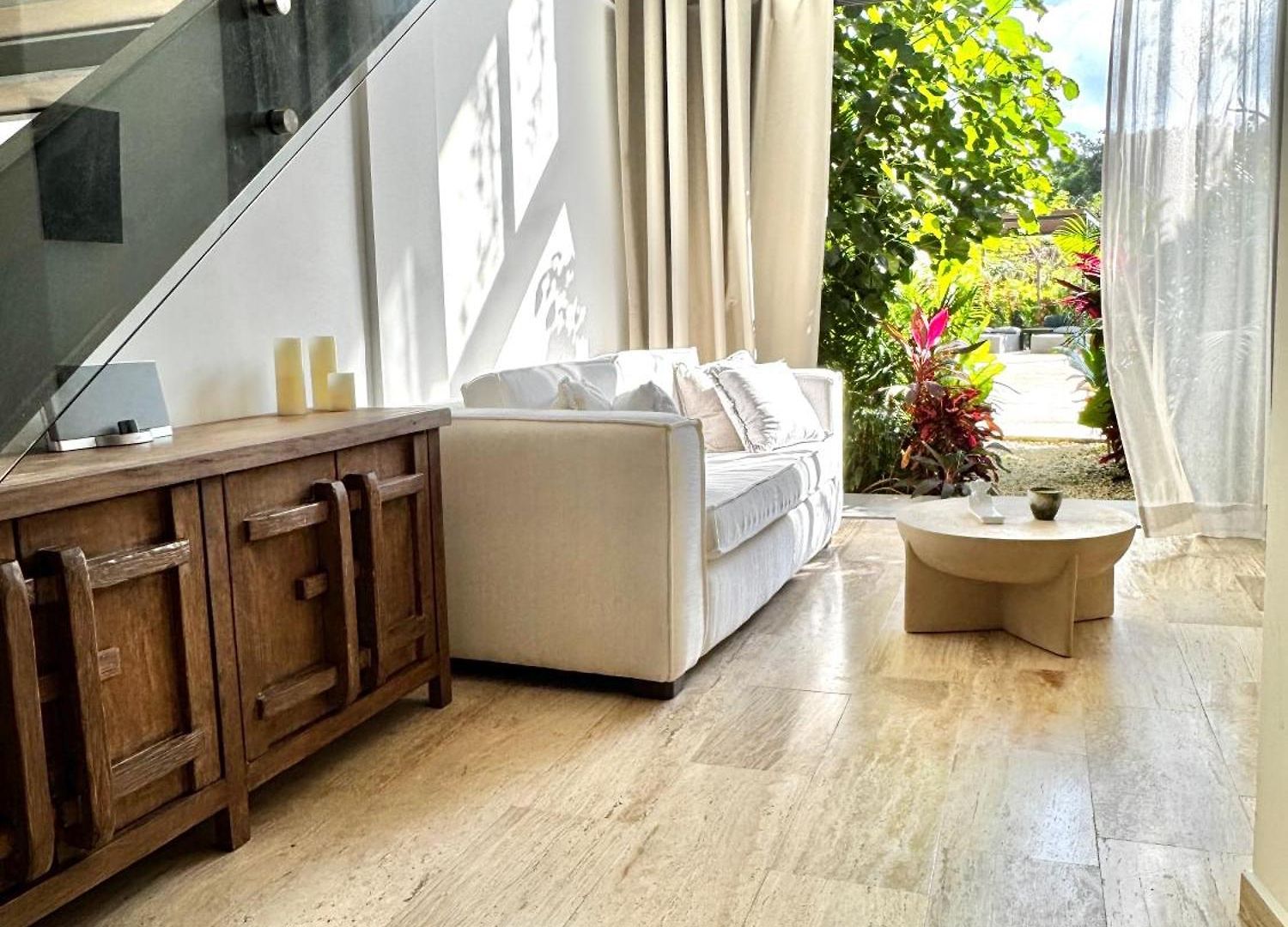 Luxury Loft In Mistiq Gardens Ii *