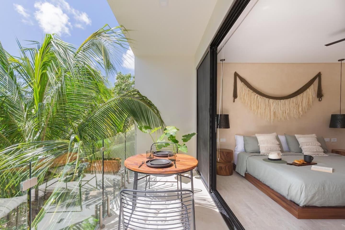 Boho Style Penthouse With Private Pool 150 Wifi Apartment