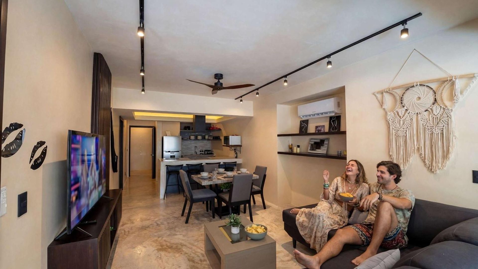 Talulah Living 3br - Private & Shared Pool *