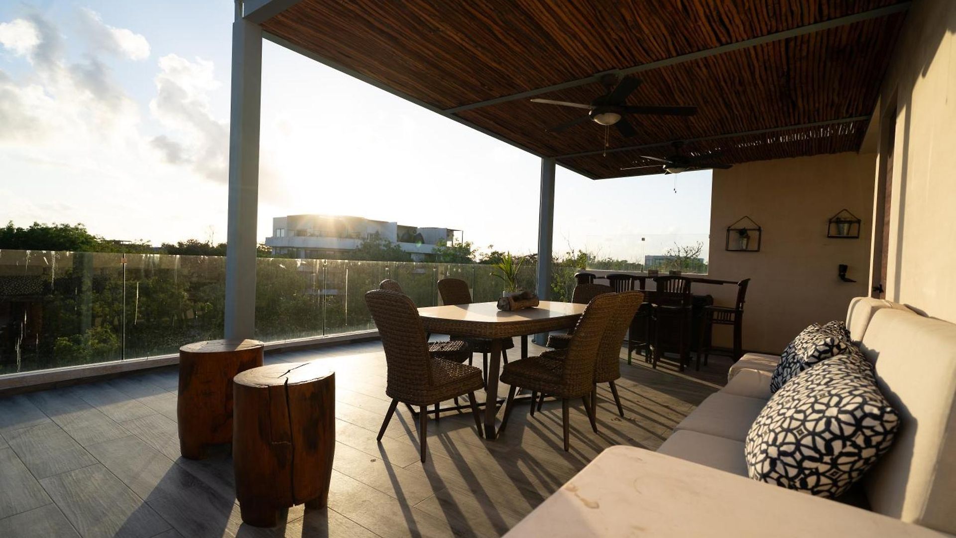 Magical 2 Penthouses & With 2 Private Pools And Jacuzzi *
