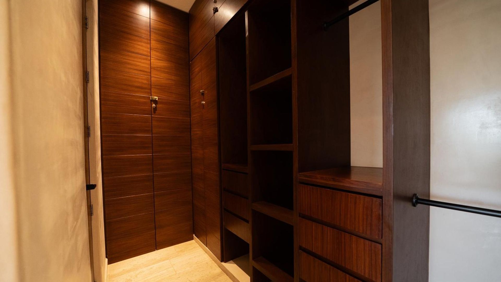 Magical 2 Penthouses & With 2 Private Pools And Jacuzzi *