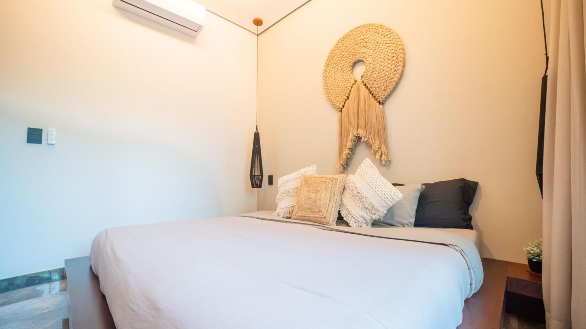 D017 Premium Lifestyle Gold At Amira District Apartment *