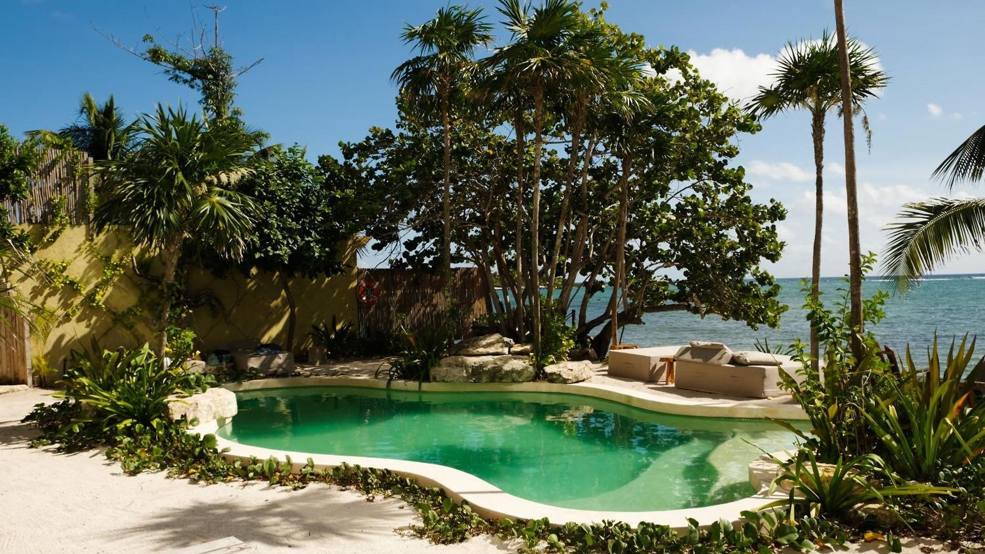 Kaoba Oceanfront Residences Apartamento