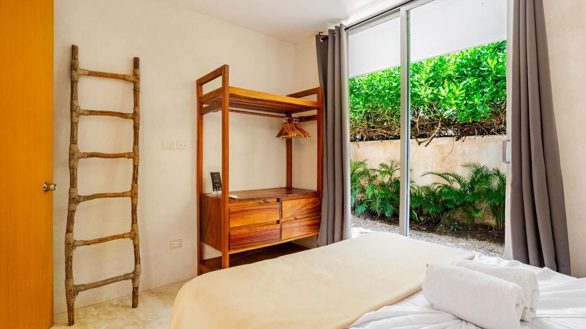 11br I Hacienda Zalama Villa