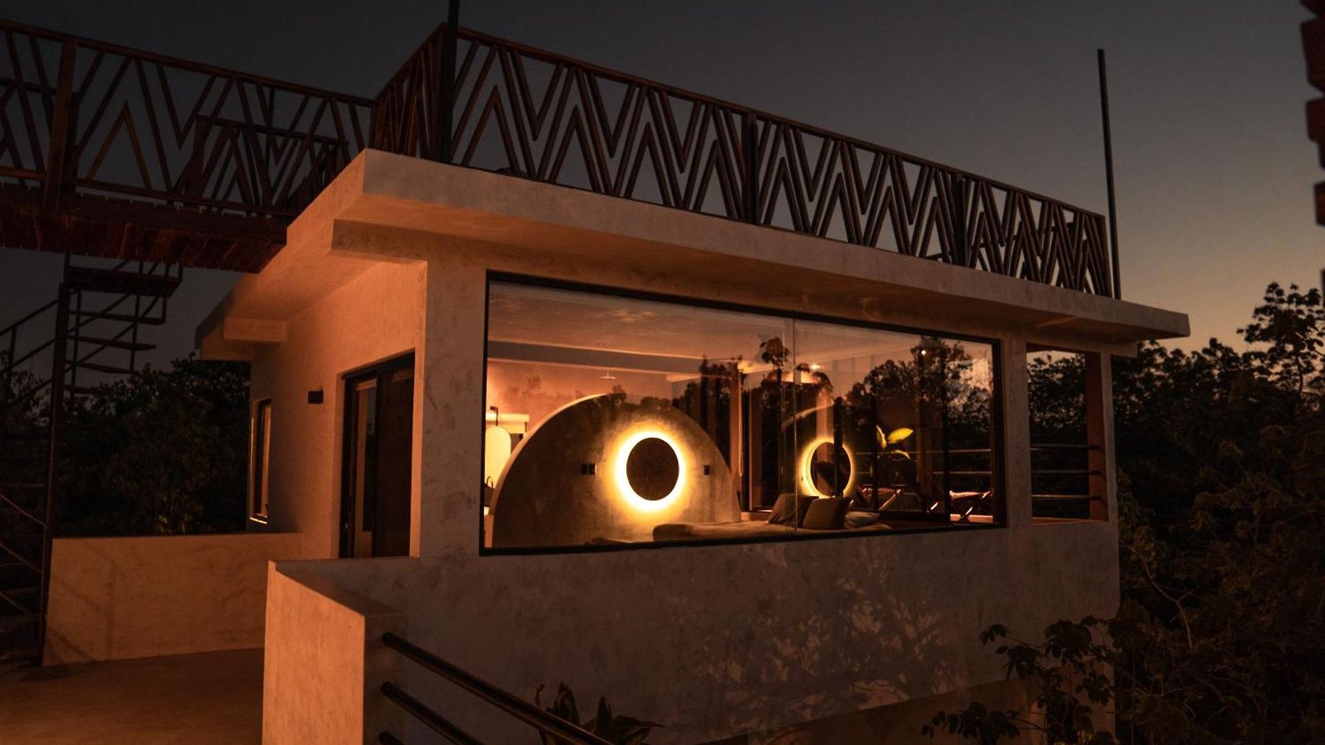 Casa Tira - Your Luxury Jungle Mansion In