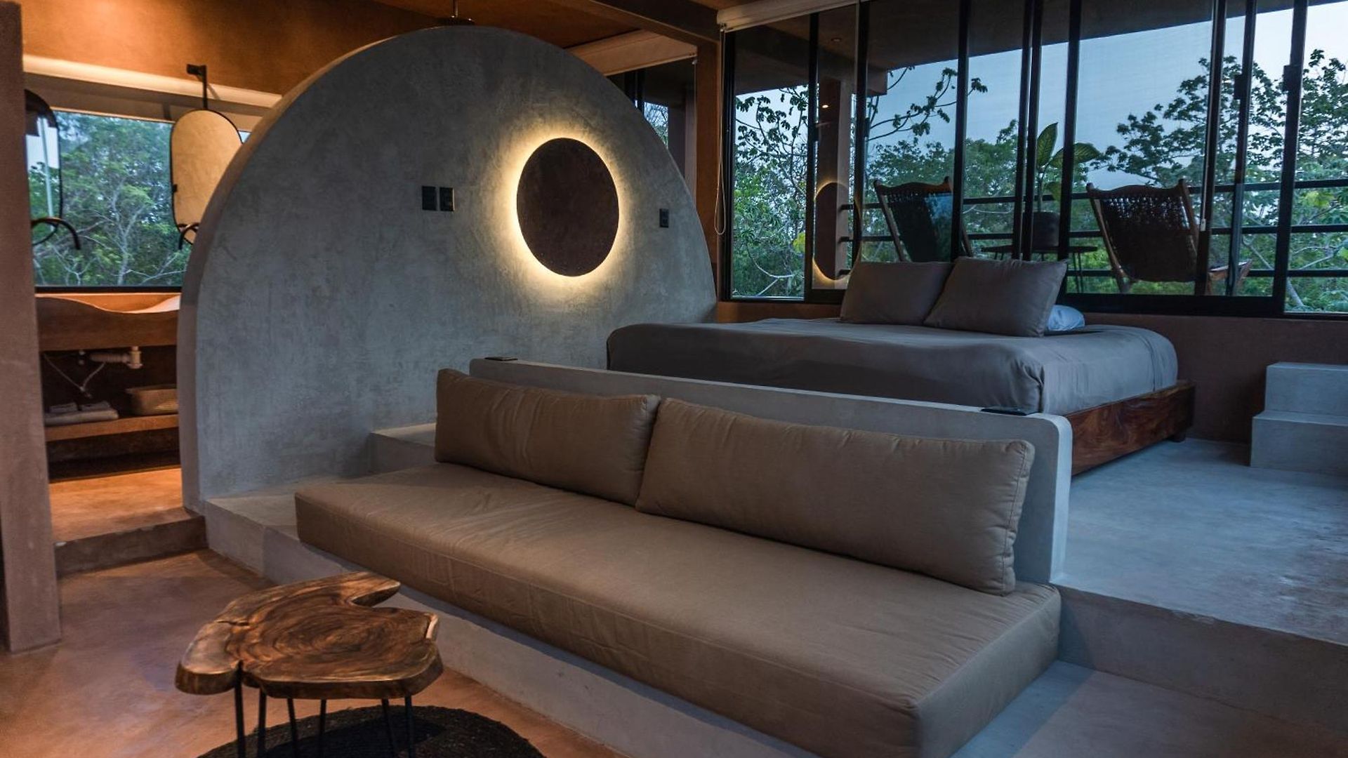 Villa Casa Tira - Your Luxury Jungle Mansion In