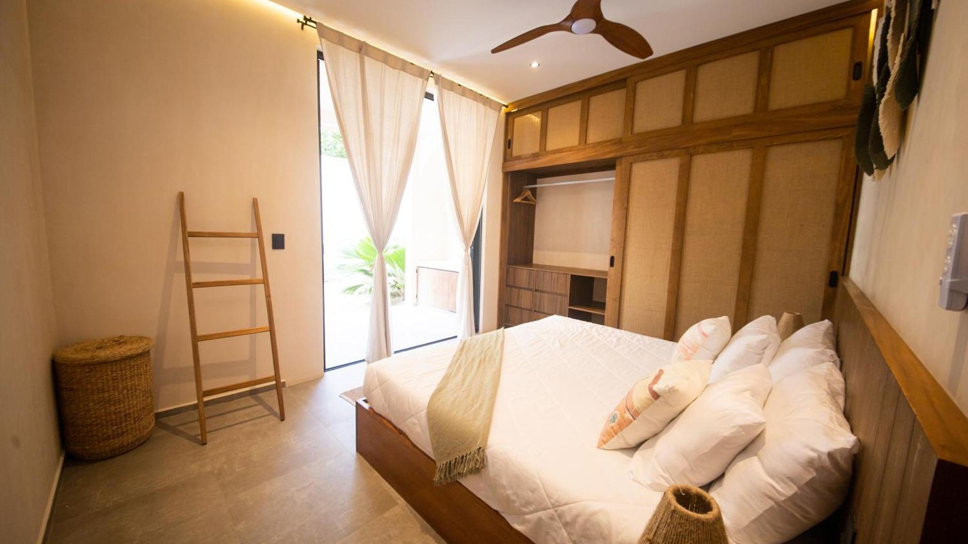Aparthotel Tierra - Pool & Roof Panoramic 3*